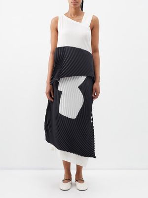 Issey Miyake - Layered Asymmetric Technical-pleat Cotton Dress - Womens - White Black