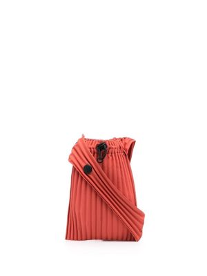 Issey Miyake micro-pleated design shoulder bag - Orange