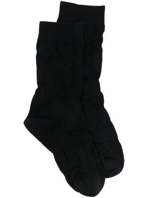 Issey Miyake textured-knit ankle socks - Black