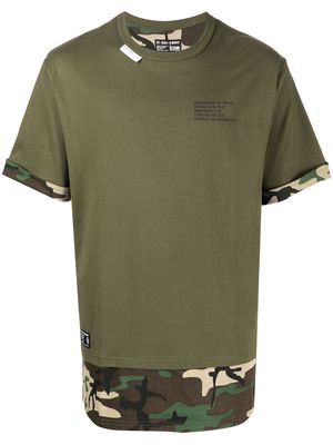 izzue camouflage print-detail short-sleeved T-shirt - Green