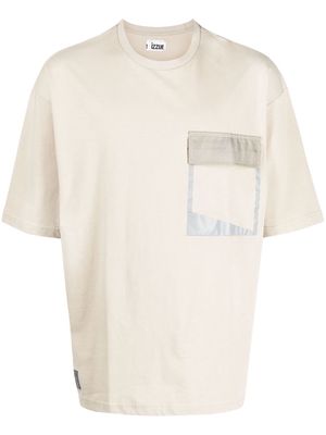 izzue chest flap pocket T-shirt - Brown