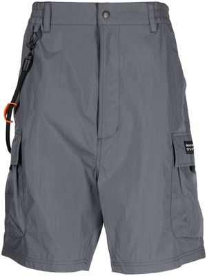 izzue contrast-stitching cargo shorts - Grey