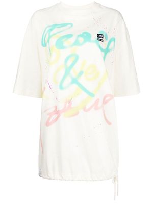 izzue graffiti-print T-shirt dress - Yellow