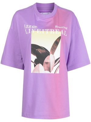 izzue graphic-print short-sleeved T-shirt - Purple