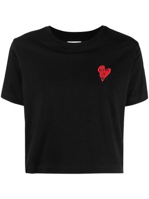 izzue heart-embroidery cropped T-shirt - Black
