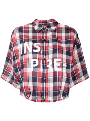 izzue 'INS/PIRE-' cropped check shirt - Red