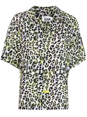 izzue leopard-print short-sleeved shirt - White
