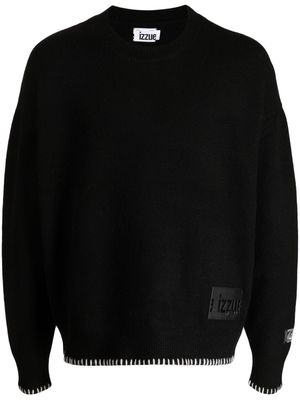izzue logo-appliqué fine-knit jumper - Black