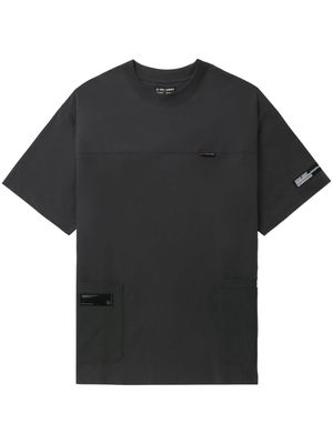 izzue logo-appliqué panelled T-shirt - Black