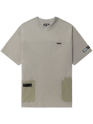 izzue logo-appliqué panelled T-shirt - Brown