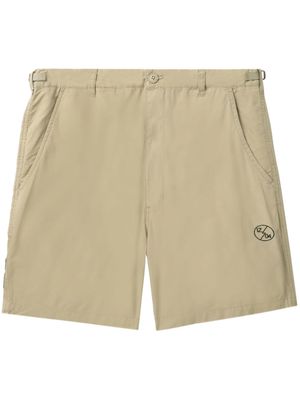 izzue logo-embroidered Bermuda shorts - Neutrals