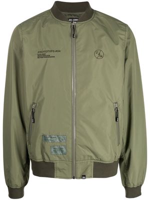izzue logo-embroidered bomber jacket - Green