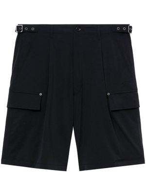 izzue logo-embroidered cargo shorts - Black