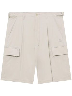 izzue logo-embroidered cargo shorts - Neutrals