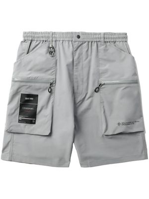 izzue logo-patch cargo-pocket shorts - Grey