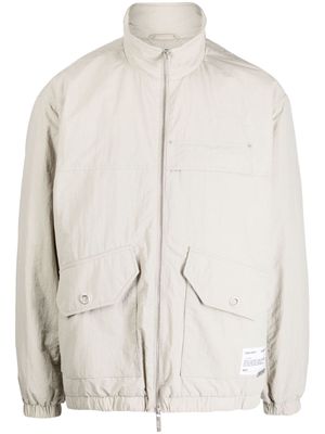 izzue logo-patch crinkled bomber jacket - Neutrals