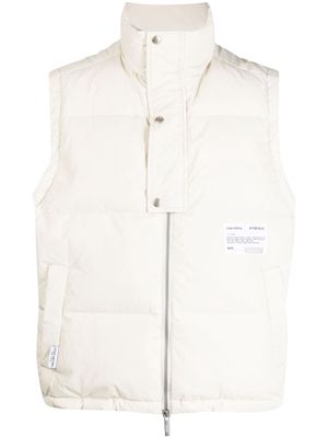 izzue logo-patch quilted down gilet - Neutrals