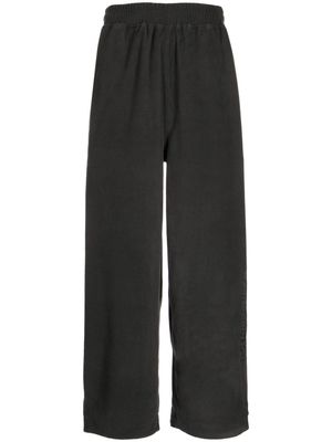 izzue logo-patch straight trousers - Grey