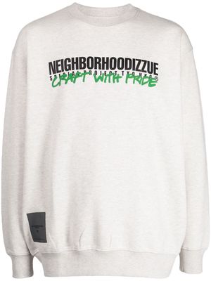 izzue logo-print crew-neck jumper - Grey