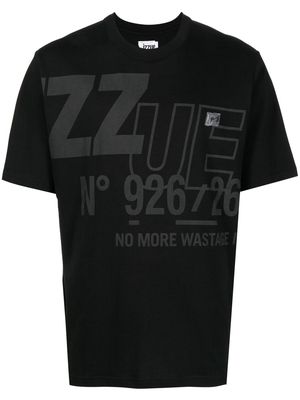izzue logo-print detail T-shirt - Black