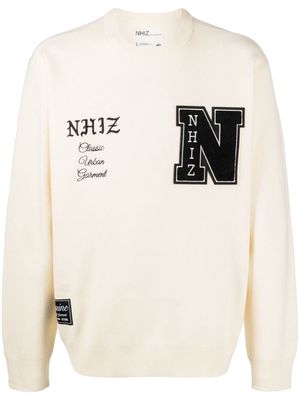 izzue patch-detail crew-neck sweatshirt - Neutrals