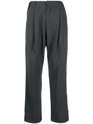 izzue pintuck-detail straight-leg trousers - Grey