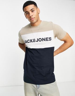 Jack & Jones Essentials block logo t-shirt in beige-Neutral