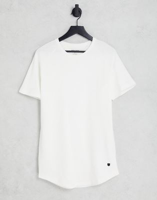 Jack & Jones Essentials longline T-shirt with curved hem in white - part of a set
