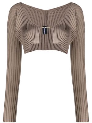 Jacquemus logo-charm cropped knitted cardigan - Neutrals