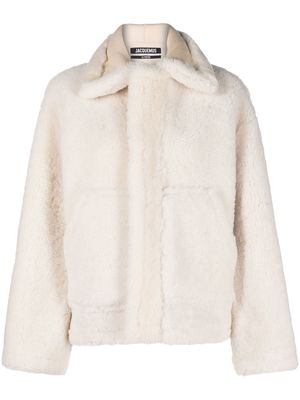 Jacquemus spread collar shearling jacket - White