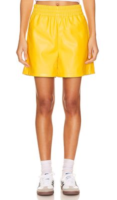 Jakke Frances Shorts in Yellow