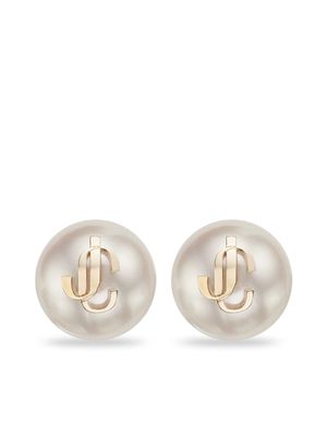 Jimmy Choo debossed-logo pearl earrings - White