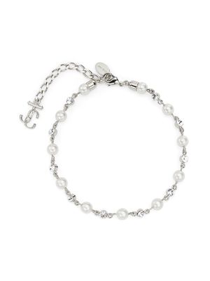 Jimmy Choo logo-charm pearl-detail anklet - Silver