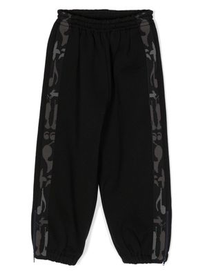 jnby by JNBY graphic-print ankle-zips track pants - Black