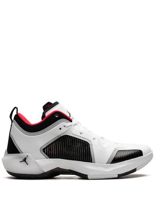 Jordan Air Jordan 37 Low "Siren Red" sneakers - White