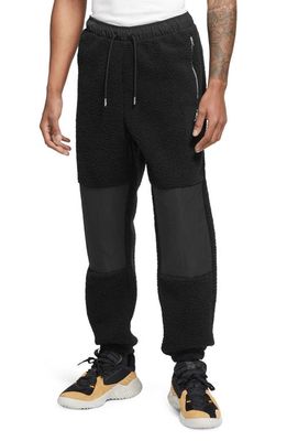 Jordan Essential Fleece Pants in Black