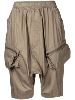 Julius drop-crotch cargo shorts - Green