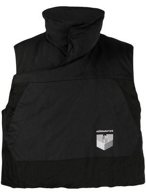 Julius logo-print sleeveless padded gilet - Black
