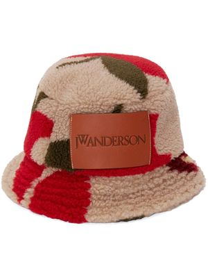 JW Anderson logo-patch fleece bucket hat - Neutrals