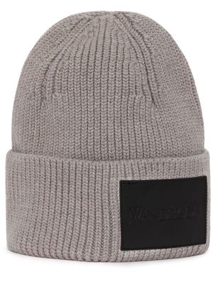 JW Anderson ribbed logo-patch beanie - Neutrals