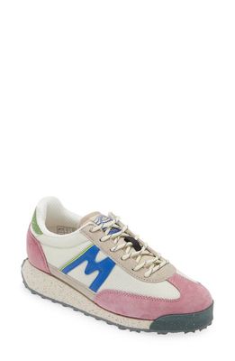 Karhu Gender Inclusive Mestari Control Sneaker in Lilac/Strong Blue 