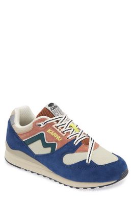 Karhu Gender Inclusive Synchron Classic Sneaker in High Tide/June Bug