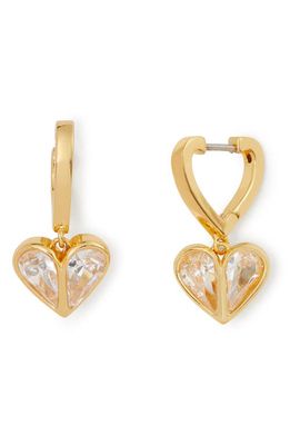 kate spade new york stone heart huggie earrings in Clear/Gold
