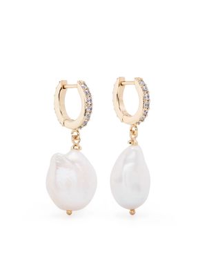 Kenneth Jay Lane pearl-pendant earrings - Gold