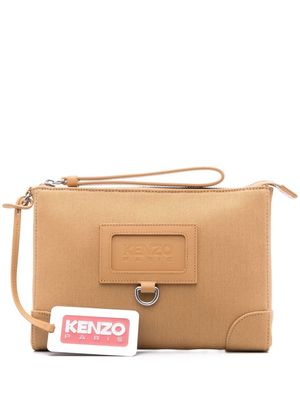 Kenzo logo-patch clutch bag - Brown