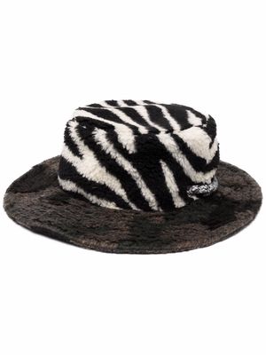 Khrisjoy zebra print faux fur hat - Black