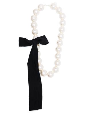 Kimhekim bow-embellished pearl necklace - White