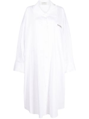 Kimhekim logo-patch cotton midi shirtdress - White
