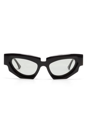 Kuboraum asymmetric-frame tinted sunglasses - Black