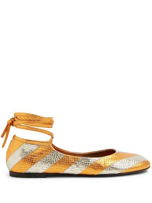 La DoubleJ striped metallic-effect ballerina shoes - Orange